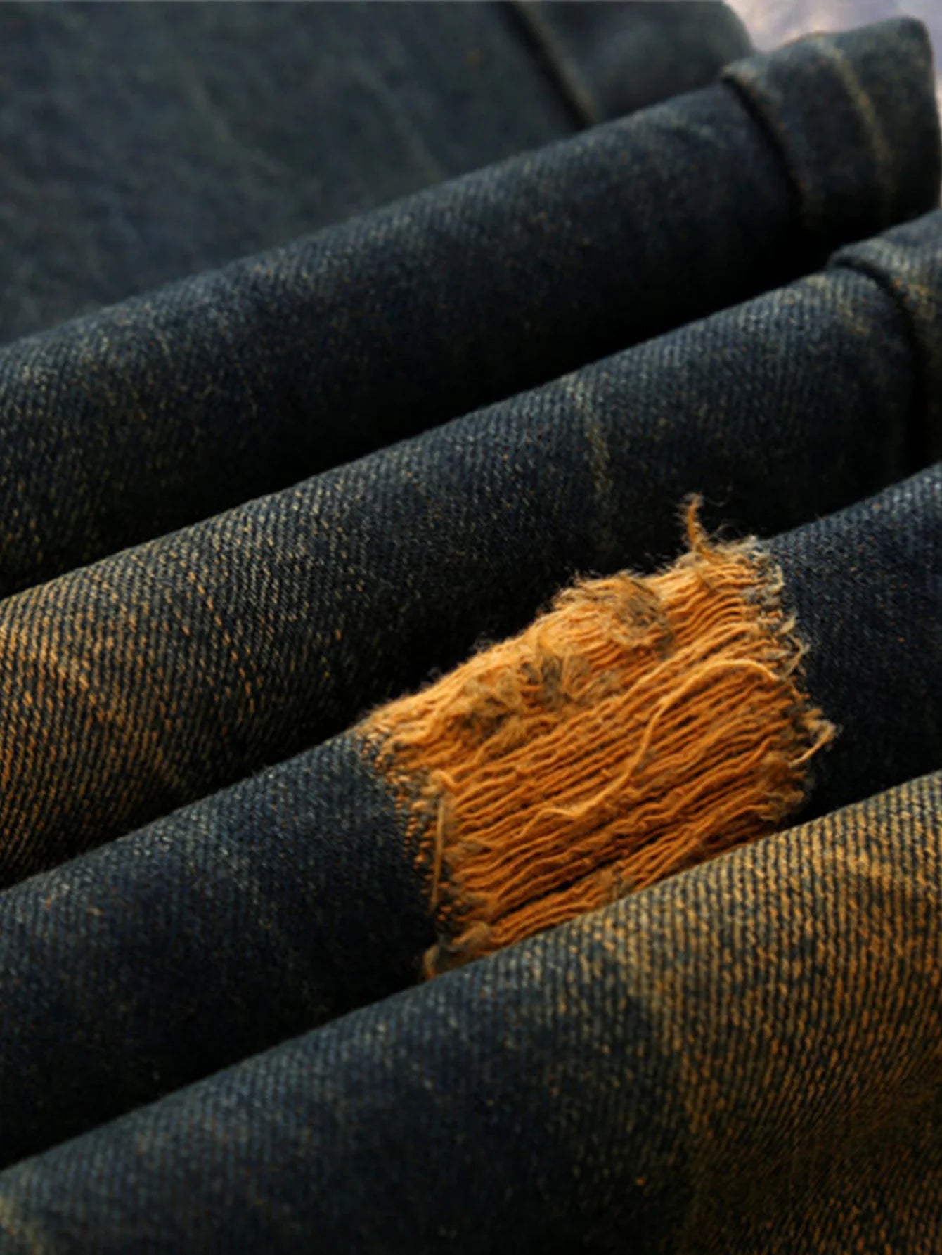 American retro personality makes old men's straight jeans