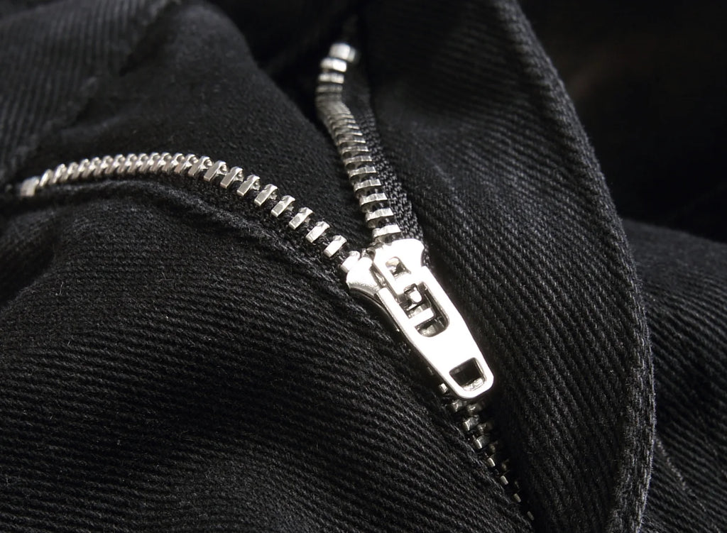 Men's high-street ripped jeans with floral embroidery patchwork, trendy street-style distressed flared jeans