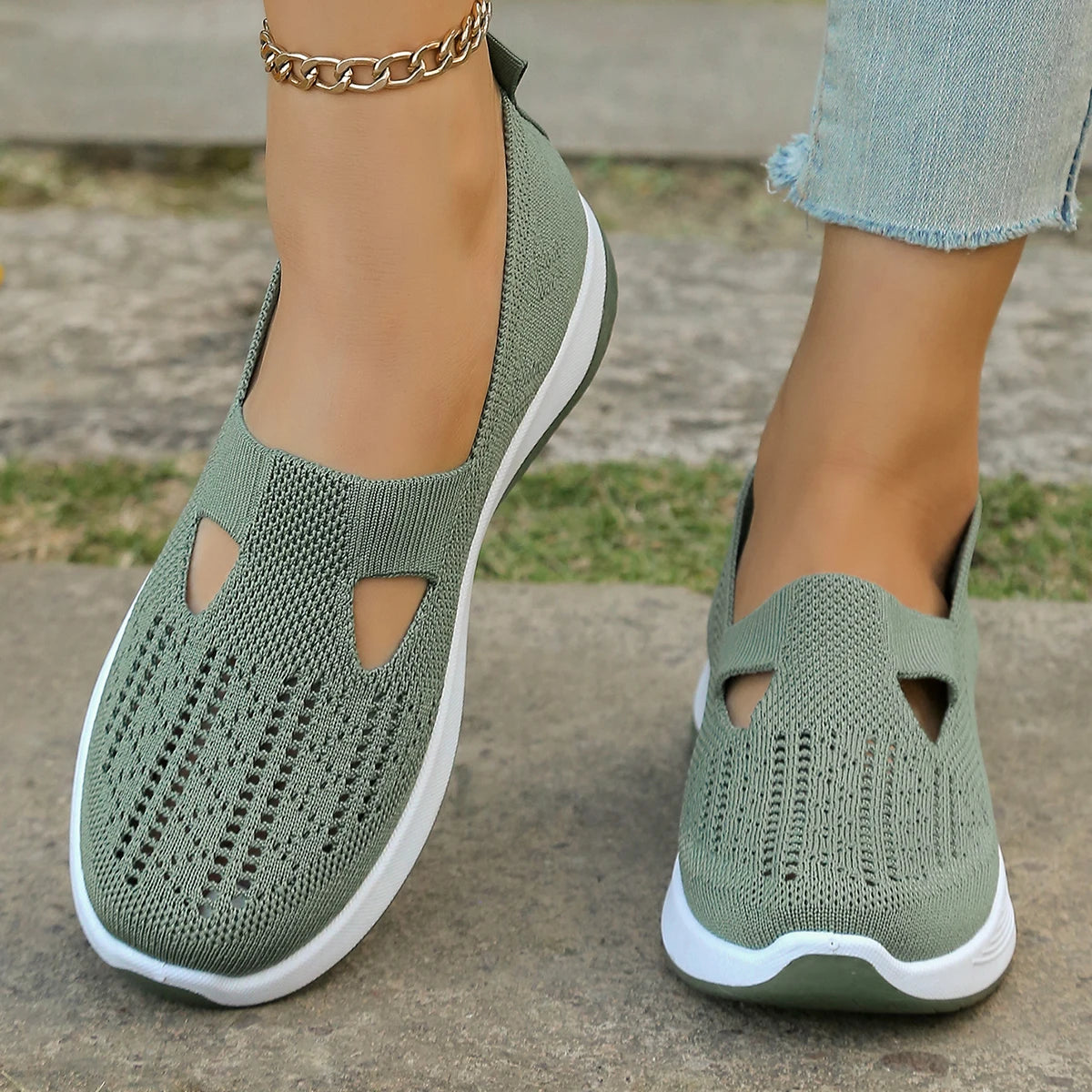 Women's shoes, women's casual shoes, solid color breathable sports shoes, soft-soled lightweight walking shoes, low-top knitted