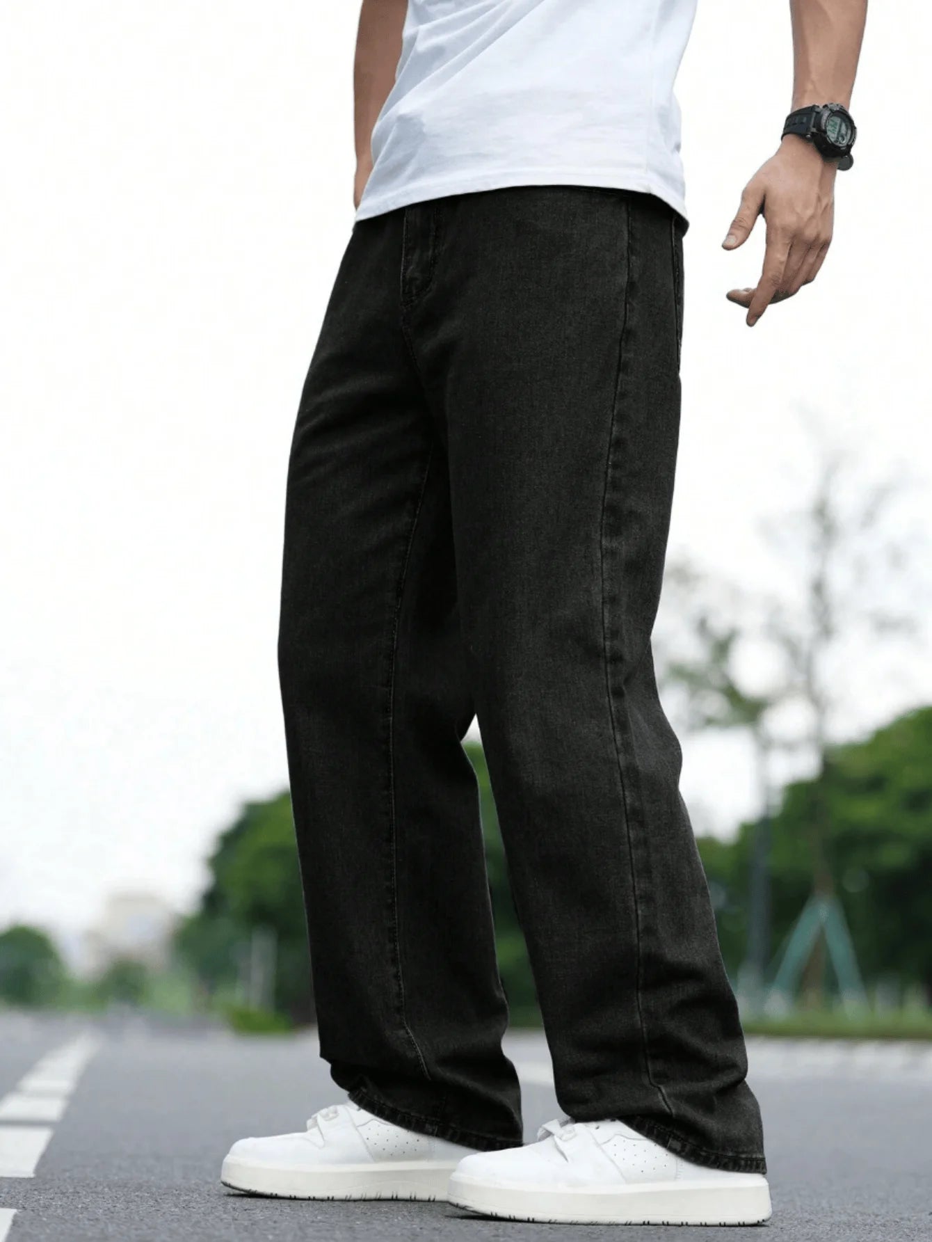 Men's Straight-Leg Casual Jeans with Five-Pocket Design in Black for All-Season Comfort and Mid-Rise Fit
