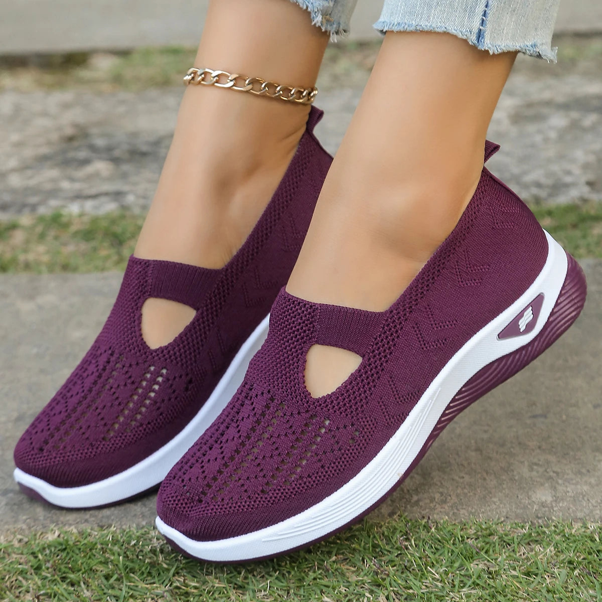 Women's shoes, women's casual shoes, solid color breathable sports shoes, soft-soled lightweight walking shoes, low-top knitted