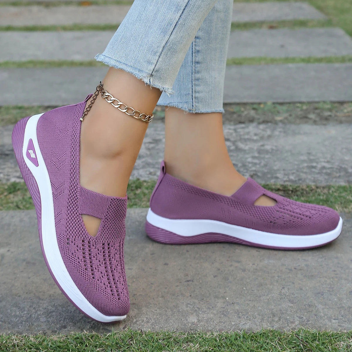 Women's shoes, women's casual shoes, solid color breathable sports shoes, soft-soled lightweight walking shoes, low-top knitted