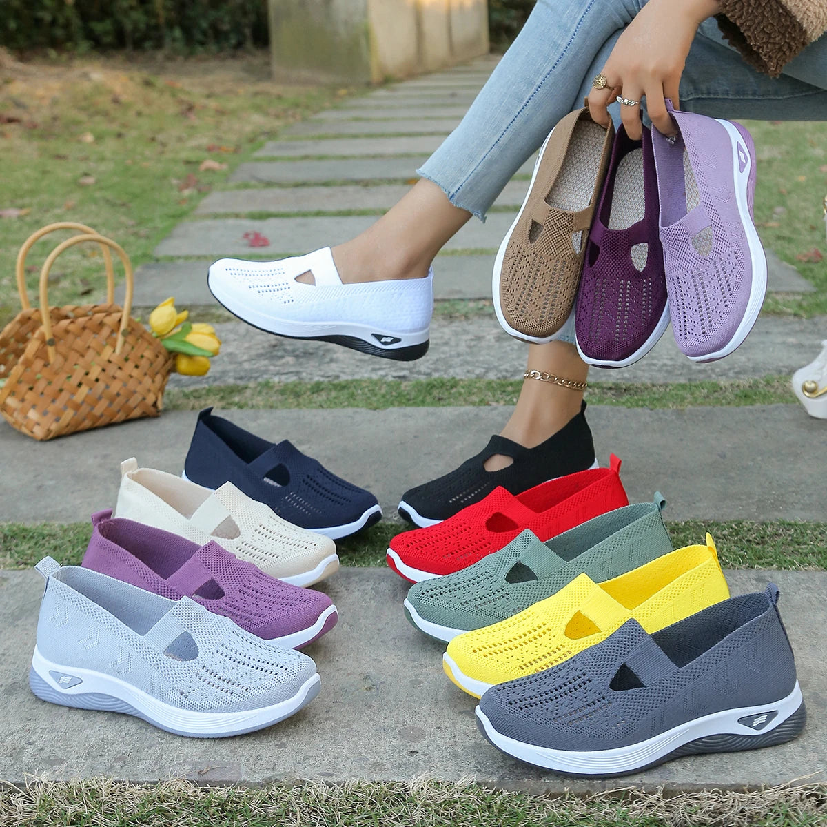 Women's shoes, women's casual shoes, solid color breathable sports shoes, soft-soled lightweight walking shoes, low-top knitted