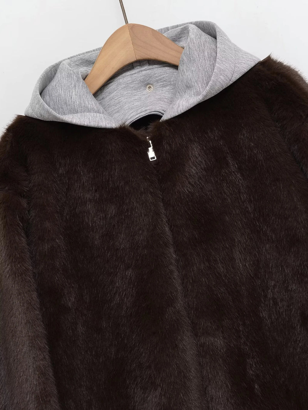 2025 Winter New Fashionable Sweet Loose Splicing Artificial Fur Zipper Hooded Jacket for Women