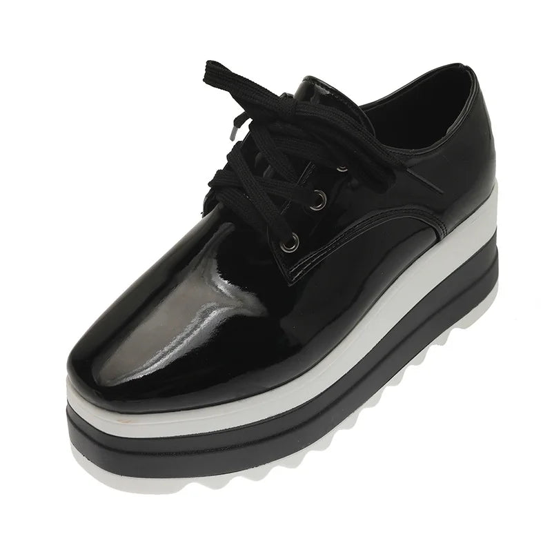 2024 New Spring Women Flat Platform Shoes Slip on Moccains Ladies Casual Shoes Woman Thick Sole Brogue Creepers Sneakers