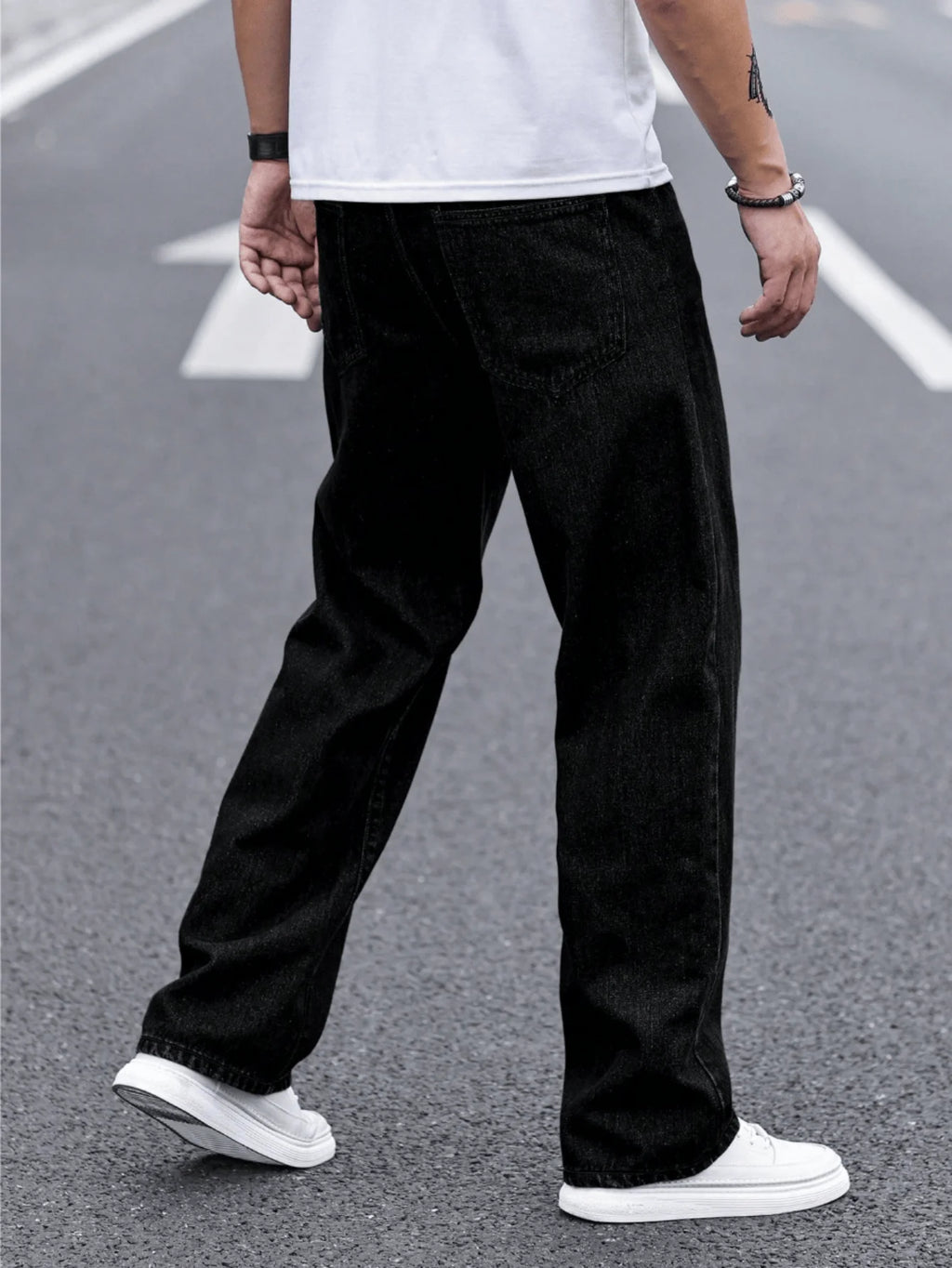 Men's Straight-Leg Casual Jeans with Five-Pocket Design in Black for All-Season Comfort and Mid-Rise Fit