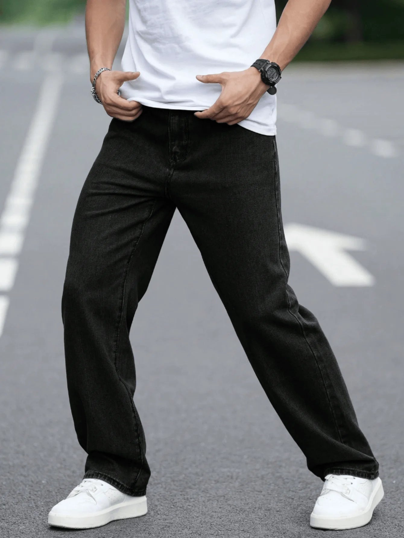 Men's Straight-Leg Casual Jeans with Five-Pocket Design in Black for All-Season Comfort and Mid-Rise Fit